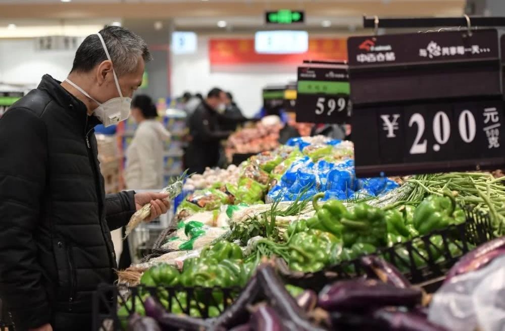 疫情中，一個中產家庭能撐多久？